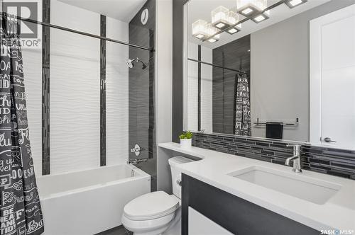 343 Mahabir Court, Saskatoon, SK - Indoor Photo Showing Bathroom