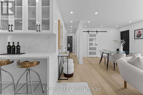 686 Wickens Avenue, Burlington, ON - Indoor