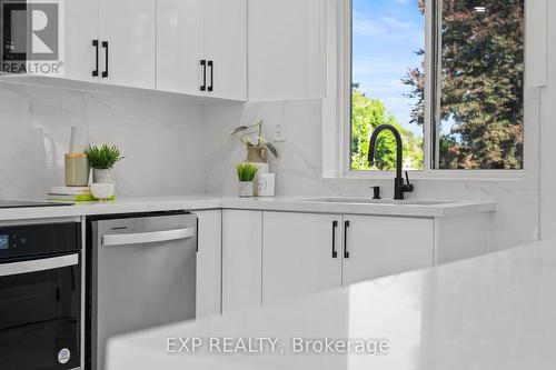 686 Wickens Avenue, Burlington, ON - Indoor Photo Showing Kitchen