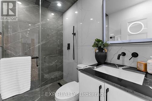 686 Wickens Avenue, Burlington, ON - Indoor Photo Showing Bathroom
