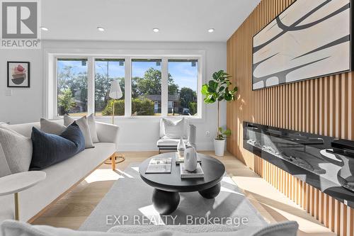 686 Wickens Avenue, Burlington, ON - Indoor Photo Showing Living Room With Fireplace