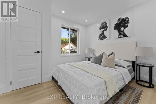 686 Wickens Avenue, Burlington, ON - Indoor Photo Showing Bedroom