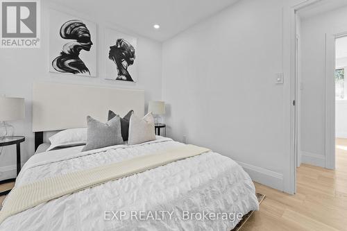 686 Wickens Avenue, Burlington, ON - Indoor Photo Showing Bedroom
