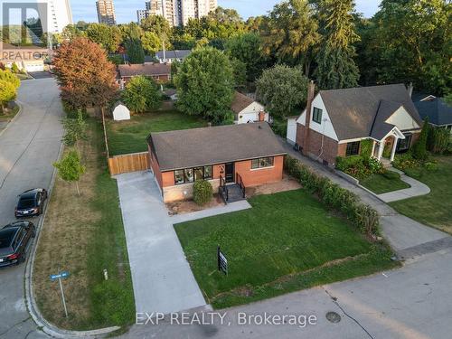 686 Wickens Avenue, Burlington, ON - Outdoor