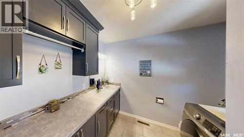 55 Metcalfe Road, Regina, SK - Indoor Photo Showing Laundry Room