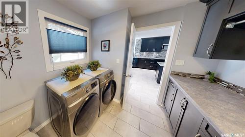 55 Metcalfe Road, Regina, SK - Indoor Photo Showing Laundry Room