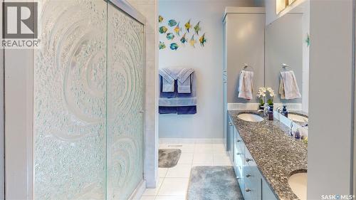 55 Metcalfe Road, Regina, SK - Indoor Photo Showing Bathroom