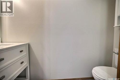 25 2338 Assiniboine Avenue E, Regina, SK - Indoor Photo Showing Bathroom