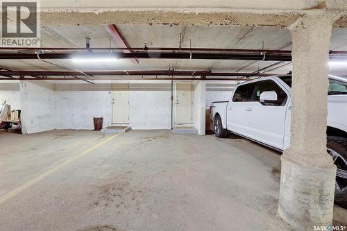 25 2338 Assiniboine Avenue E, Regina, SK - Indoor Photo Showing Garage