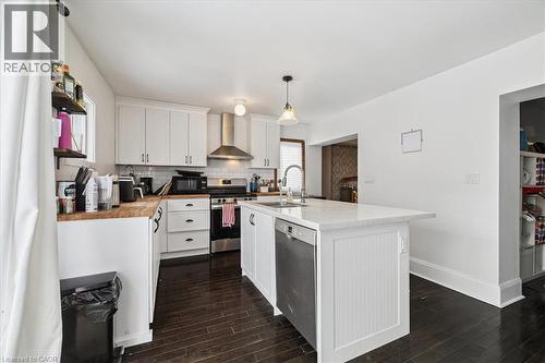 9 Barclay Street, Hamilton, ON - Indoor Photo Showing Kitchen