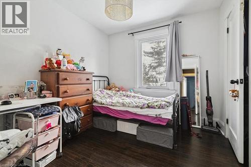 9 Barclay Street, Hamilton, ON - Indoor Photo Showing Bedroom