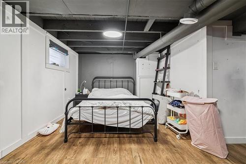 9 Barclay Street, Hamilton, ON - Indoor Photo Showing Bedroom