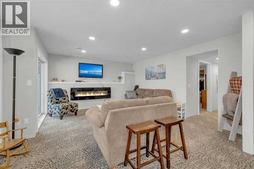 156 Wiley Crescent, Red Deer, AB - Indoor With Fireplace