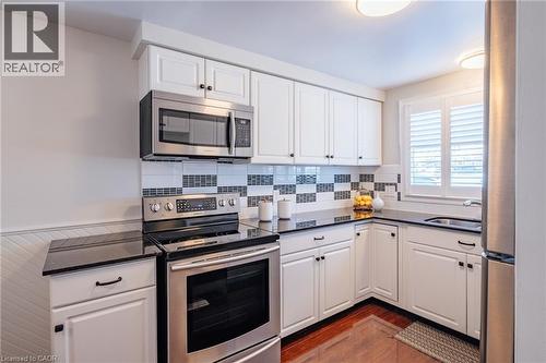 190 Broken Oak Crescent, Kitchener, ON - Indoor Photo Showing Kitchen