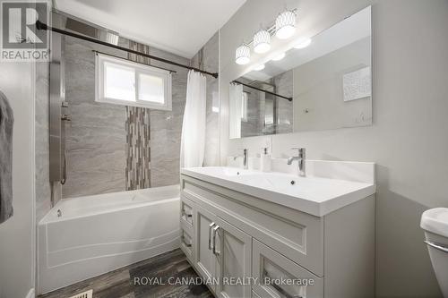 1057 King Street E, Oshawa, ON - Indoor Photo Showing Bathroom