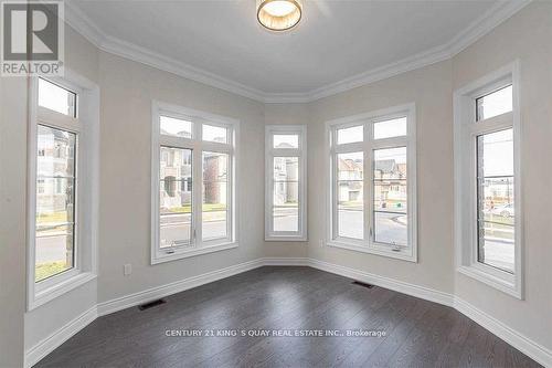 102 Giardina Crescent, Richmond Hill, ON - Indoor Photo Showing Other Room