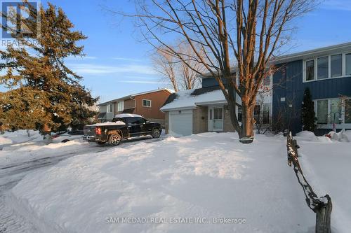 5 BOW RIVER CRESCENT S  Mississauga, ON L5N 1J1