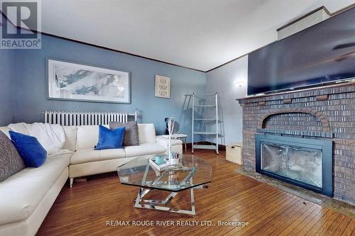 36 John Street, Cambridge, ON - Indoor Photo Showing Living Room With Fireplace