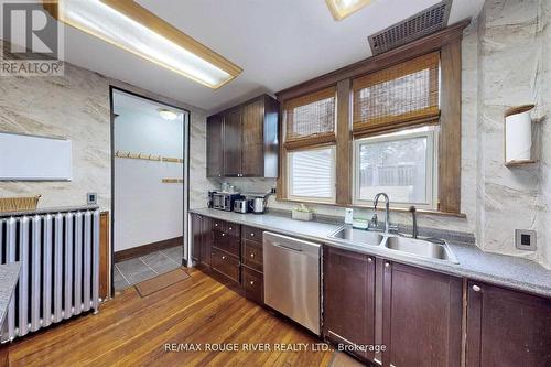 36 John Street, Cambridge, ON - Indoor Photo Showing Kitchen With Double Sink