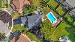 32 FALSTAFF CRESCENT  Whitby, ON L1R 1W3