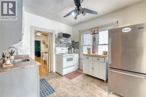 1581 Cadillac Street, Windsor, ON - Indoor Photo Showing Kitchen