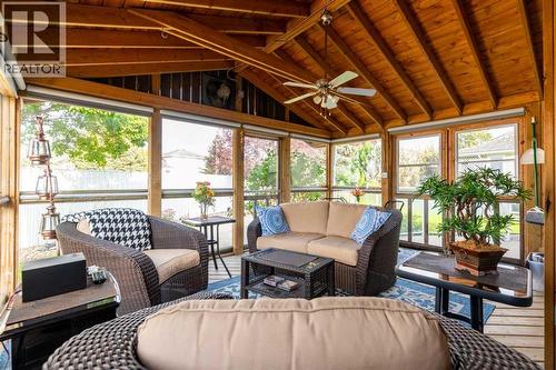 3812 58 Avenue, Lloydminster, AB - Indoor Photo Showing Living Room