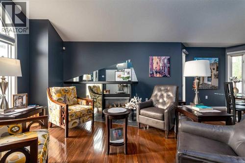 3812 58 Avenue, Lloydminster, AB - Indoor Photo Showing Living Room