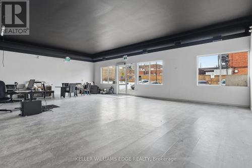 1096 Barton Street E, Hamilton, ON 