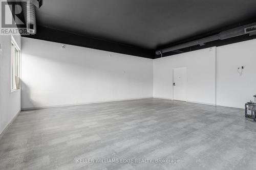 1096 Barton Street E, Hamilton, ON 