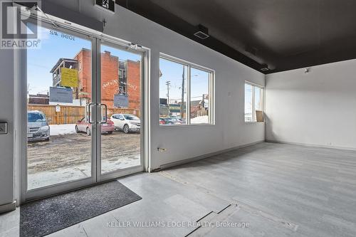 1096 Barton Street E, Hamilton, ON 