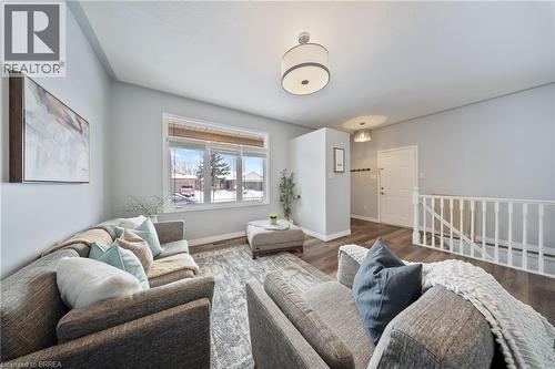 20 Bramble Crescent, Townsend, ON - Indoor Photo Showing Living Room