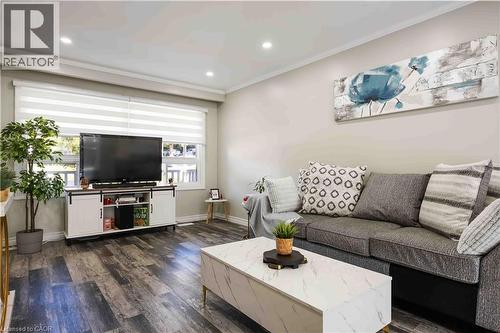 1057 King Street E, Oshawa, ON - Indoor Photo Showing Living Room