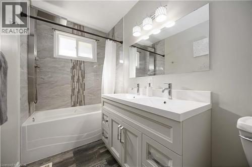 1057 King Street E, Oshawa, ON - Indoor Photo Showing Bathroom