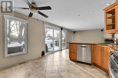 152 Burnetts Grove Circle, Ottawa, ON - Indoor Photo Showing Kitchen