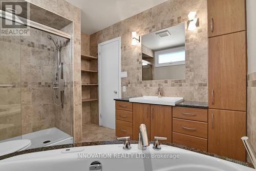 152 Burnetts Grove Circle, Ottawa, ON - Indoor Photo Showing Bathroom