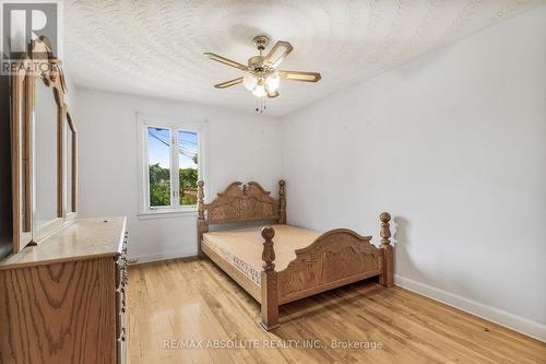 352 Lacasse Avenue, Ottawa, ON - Indoor Photo Showing Bedroom