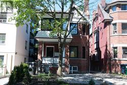4 - 152 DOWLING AVENUE  Toronto, ON M6K 3A6