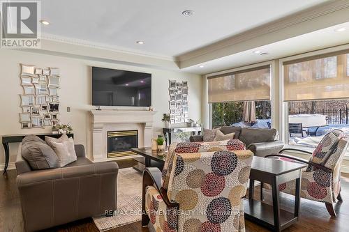 5264 Tiffany Court, Mississauga, ON - Indoor Photo Showing Living Room With Fireplace