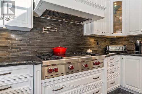 5264 Tiffany Court, Mississauga, ON - Indoor Photo Showing Kitchen