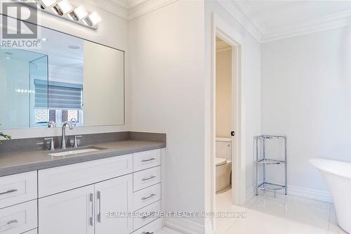 5264 Tiffany Court, Mississauga, ON - Indoor Photo Showing Bathroom