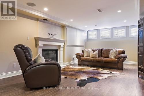 5264 Tiffany Court, Mississauga, ON - Indoor Photo Showing Living Room With Fireplace