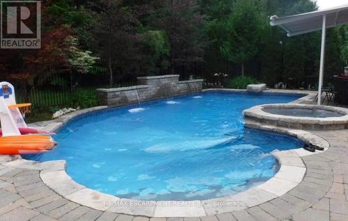 5264 Tiffany Court, Mississauga, ON - Outdoor With In Ground Pool With Backyard