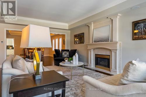 5264 Tiffany Court, Mississauga, ON - Indoor Photo Showing Living Room With Fireplace