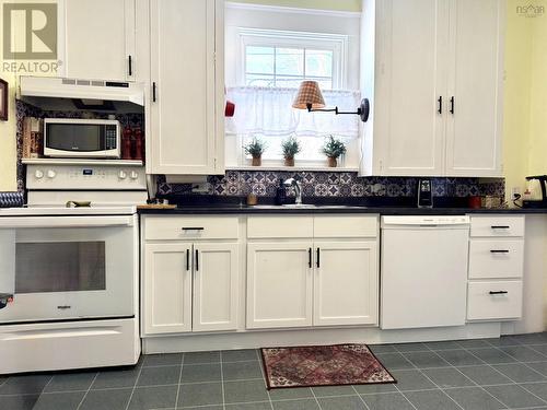 Kitchen - 71 Havelock Street, Amherst, NS - Indoor Photo Showing Kitchen