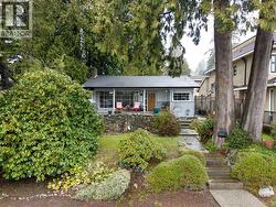 322 E 25TH STREET  North Vancouver, BC V7N 1A3