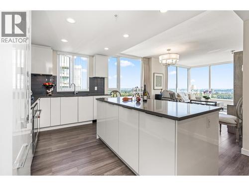3100 Windsor Gate, Coquitlam, BC - Indoor Photo Showing Kitchen With Upgraded Kitchen