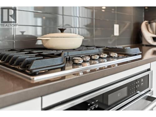 3100 Windsor Gate, Coquitlam, BC - Indoor Photo Showing Other Room