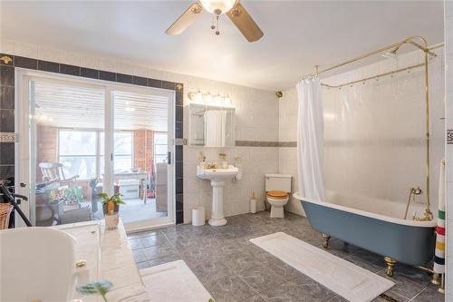 135 Third Avenue, Letellier, MB - Indoor Photo Showing Bathroom