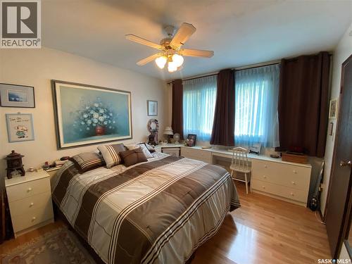 620 4Th Street, Eston, SK - Indoor Photo Showing Bedroom