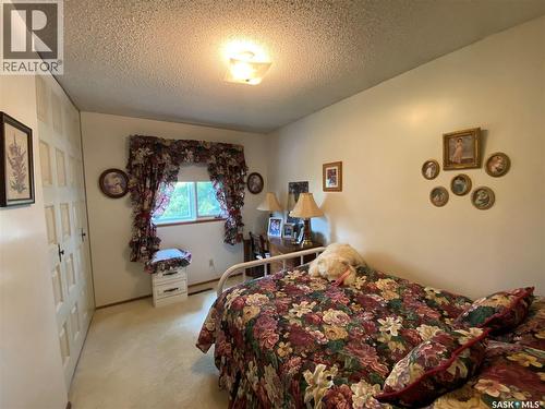620 4Th Street, Eston, SK - Indoor Photo Showing Bedroom